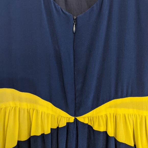 Size M Boundary & Co. Silk color block "Annie" dress - Picture 3 of 11